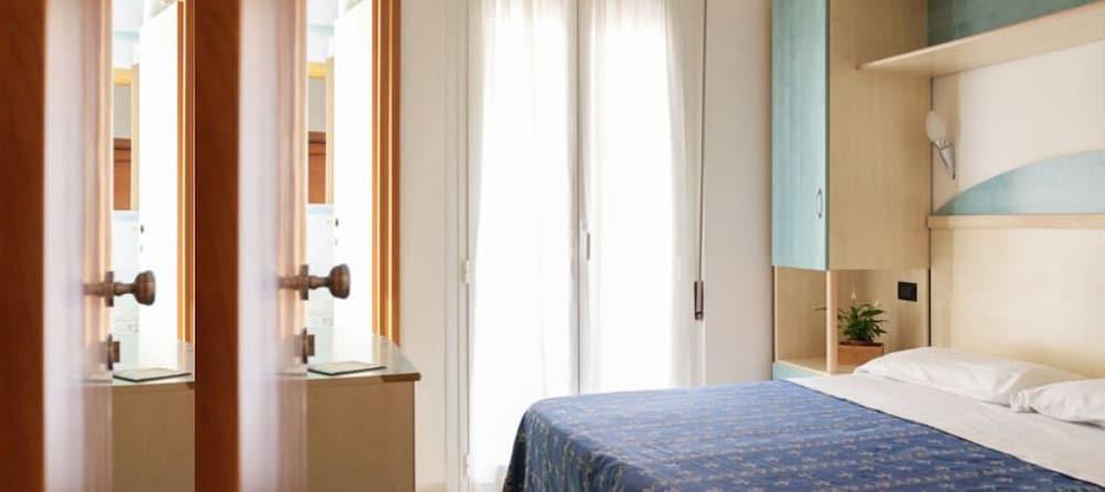 Hotel Kadett Rimini Exterior photo