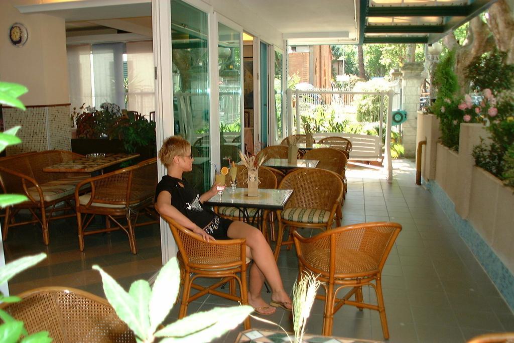 Hotel Kadett Rimini Exterior photo