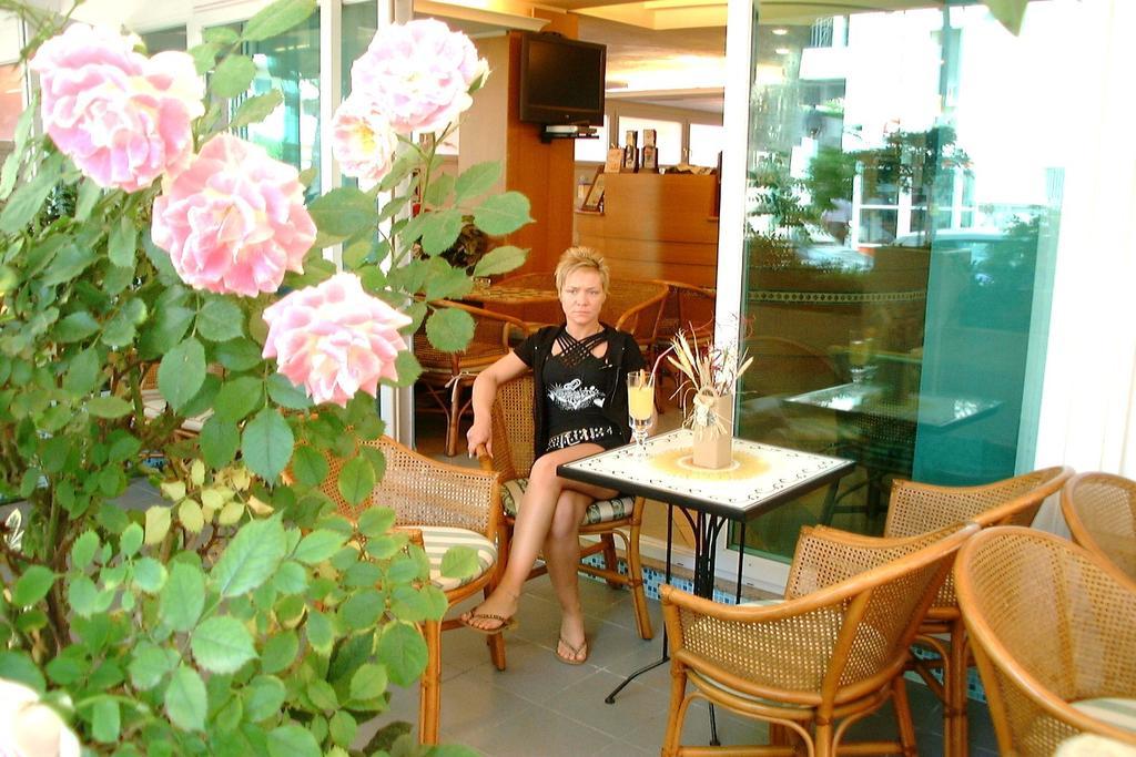 Hotel Kadett Rimini Exterior photo