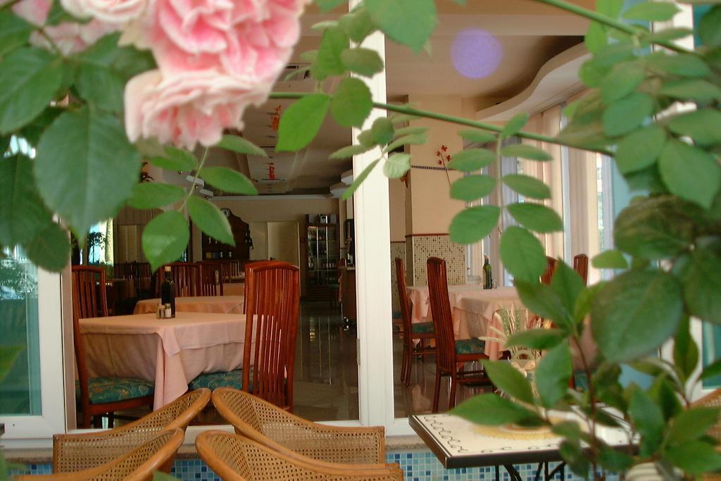 Hotel Kadett Rimini Exterior photo